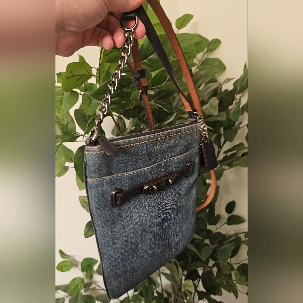 Coach Swagger Denim and Leather Swingpack with Gunmetal Hardware - Picture 3 of 12